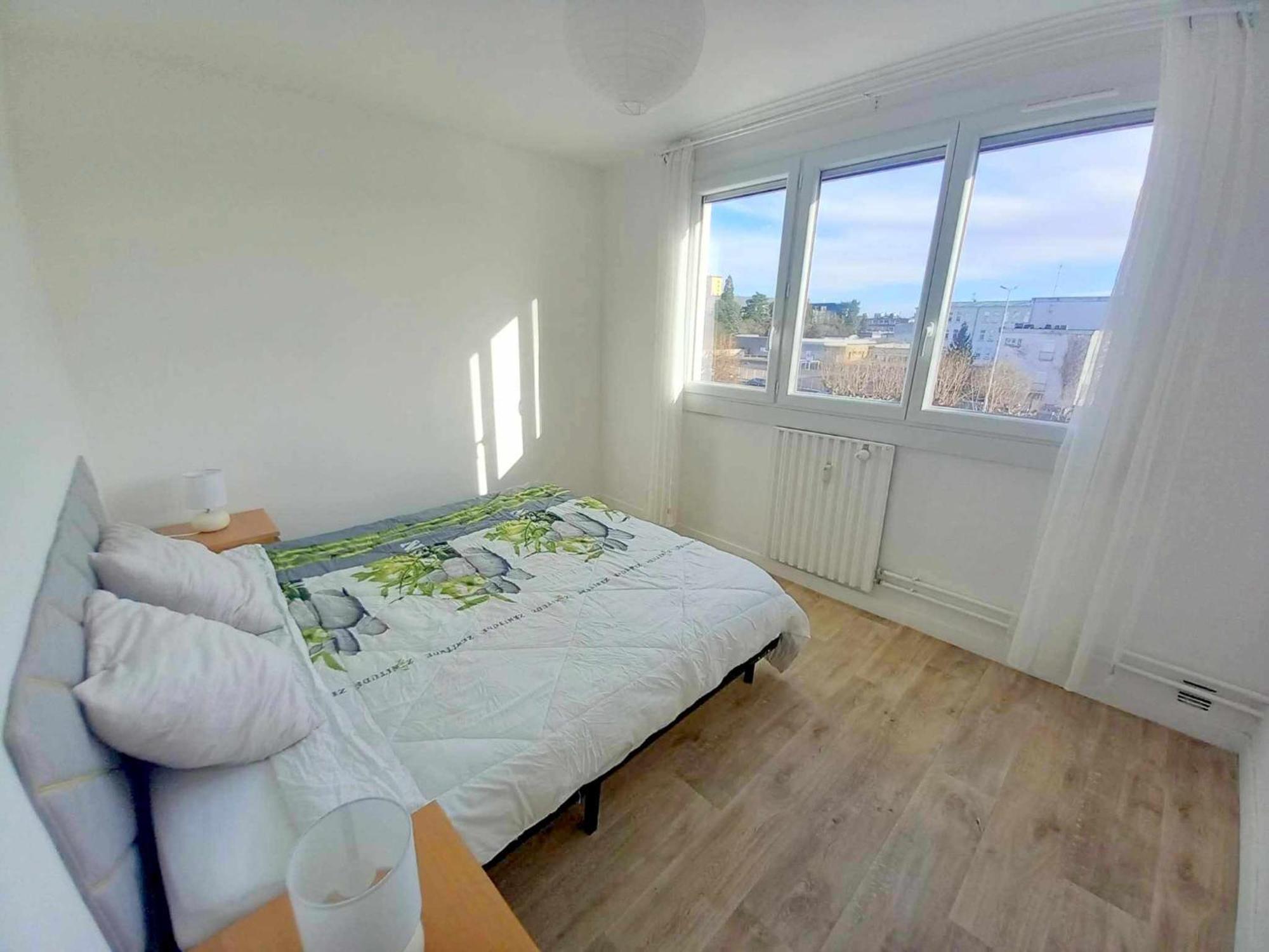 Ferienwohnung T3 57M2 Avec Balcon Proche Gare Sncf, Wifi Et Cafe Et The Offerts Orléans Exterior foto